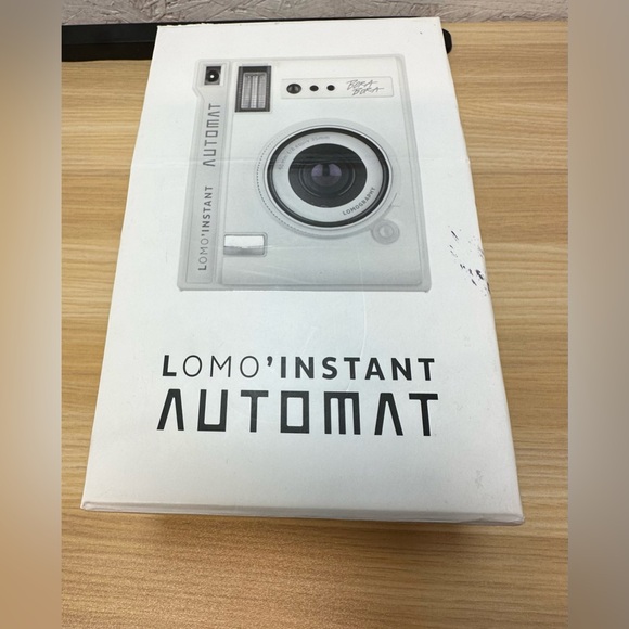 Lomography lomo instant Camera with film and accessories NIB - Picture 7 of 12